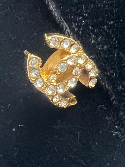 CHANEL CCロゴピアス 01P ゴールド 片方　石取れ有