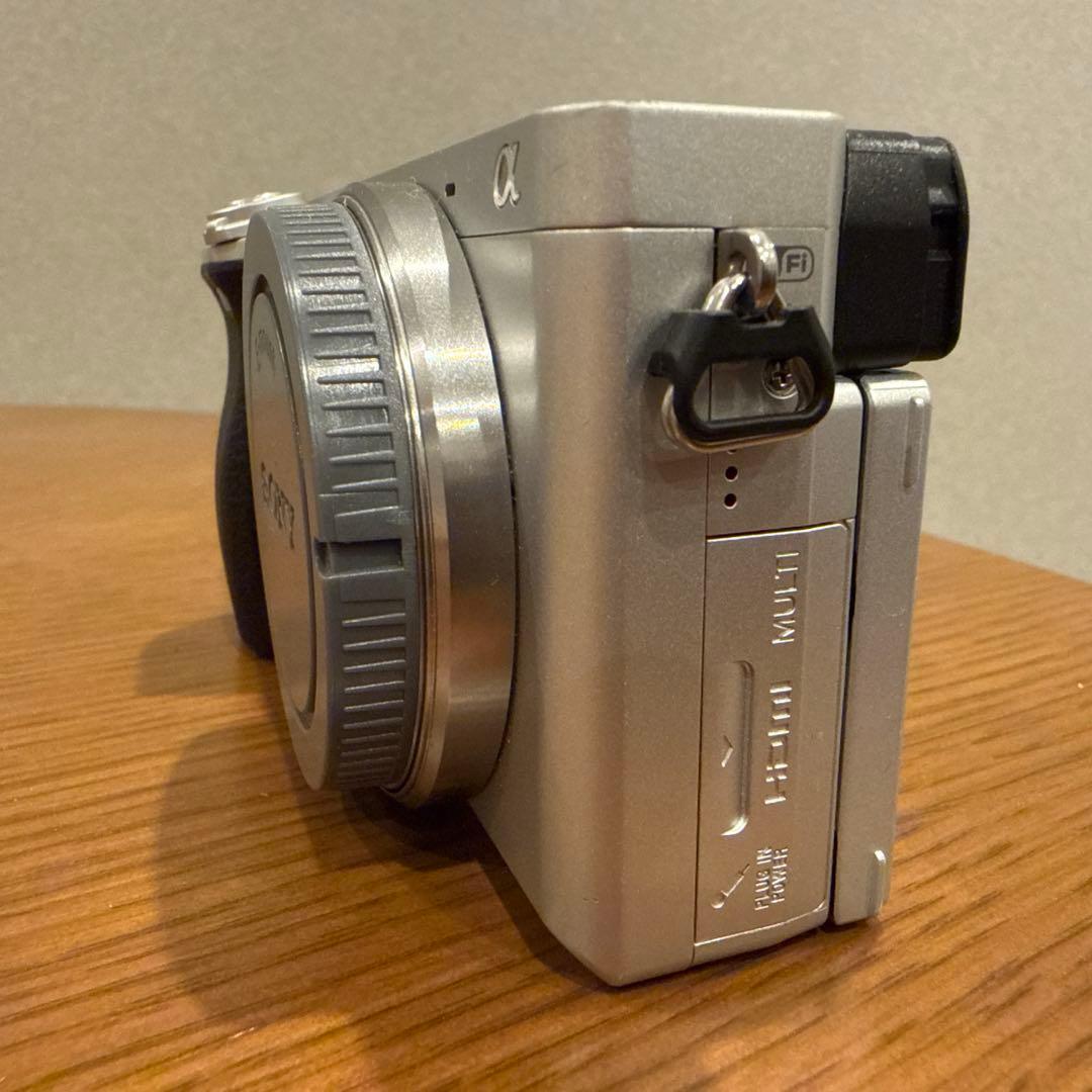 【2/1まで出品】SONY α6400 ミラーレス一眼カメラ シルバー