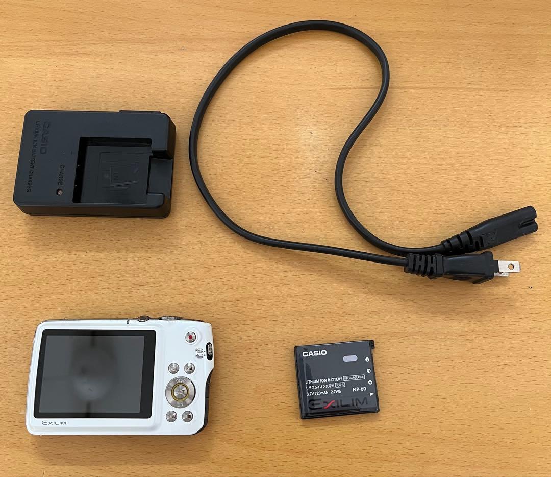 CASIO EXILIM EX-FS10S 美品　充電器付