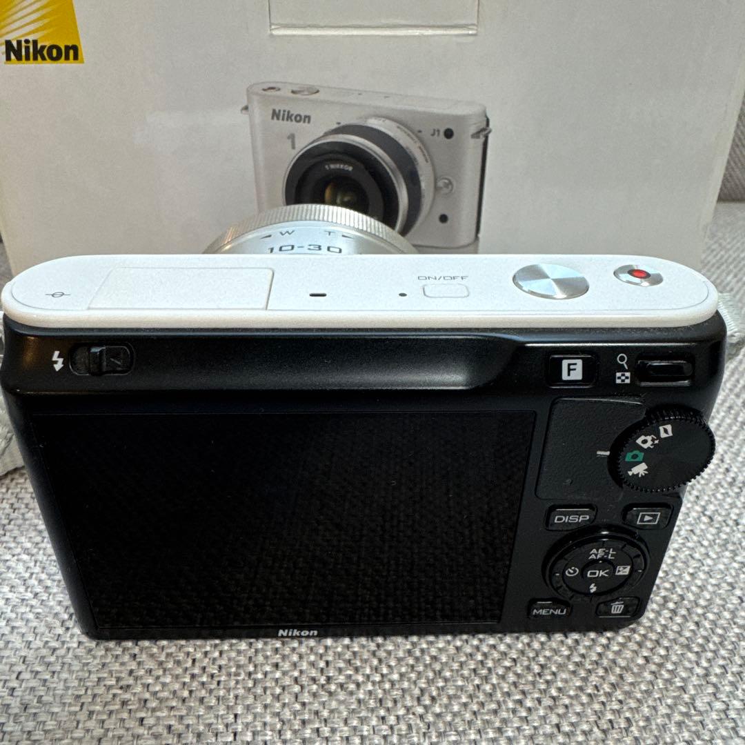 Nikon 1 J1 ホワイト ミラーレスカメラ
