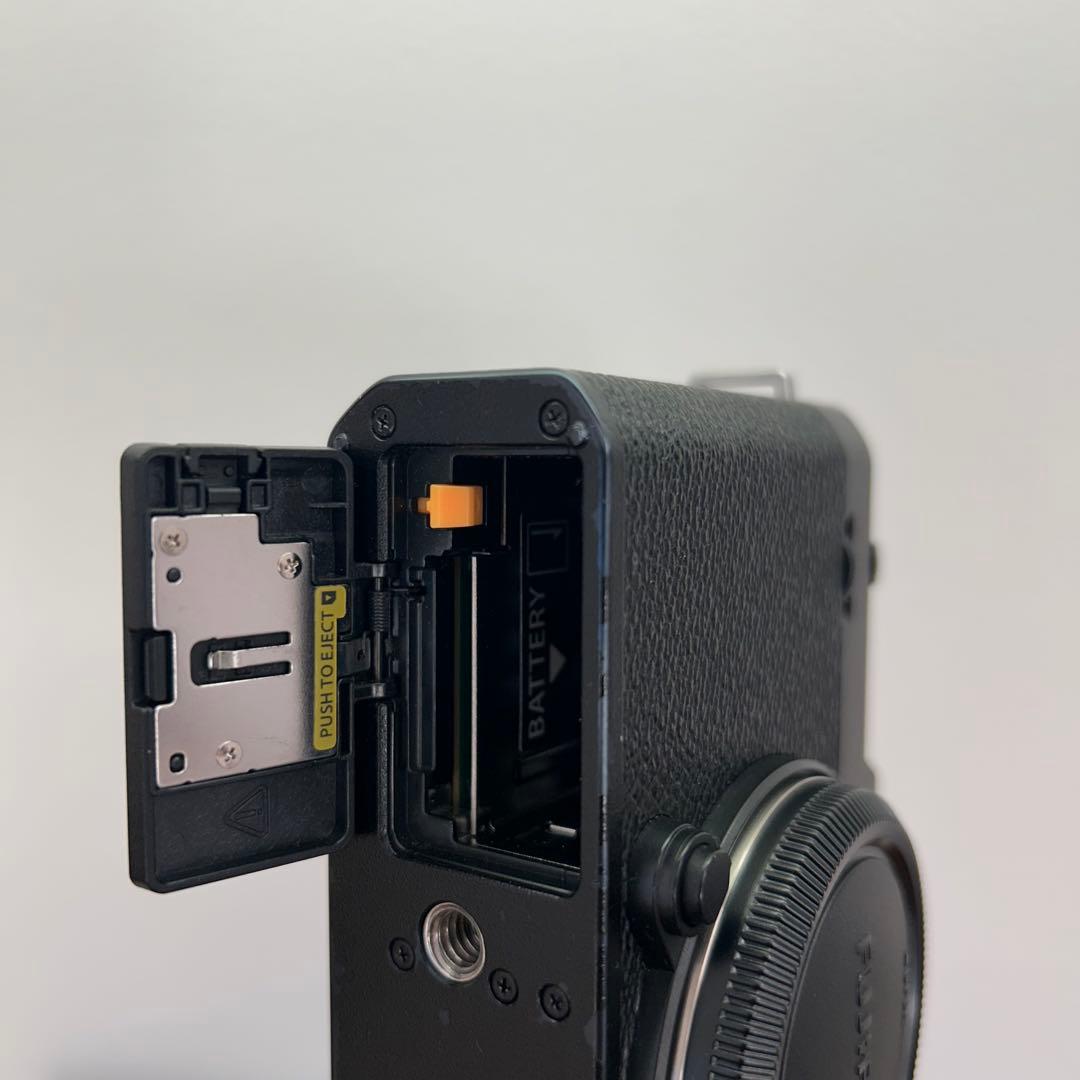 FUJIFILM フジフィルム X-E4 ブラック