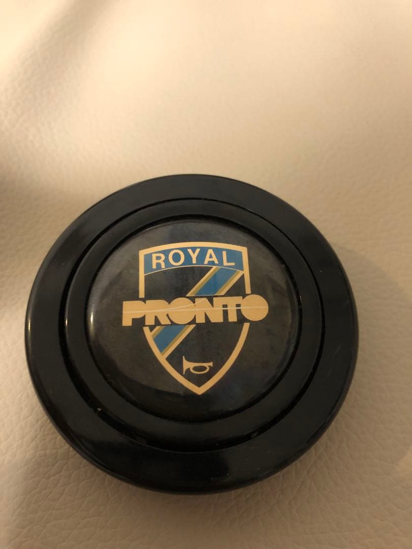 【送料込み】PRONTO ウッドステアリング　ハンドル　ホーンキャップ付き