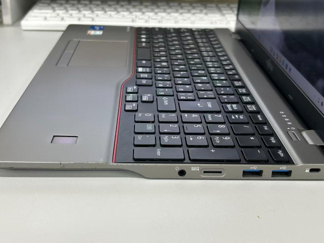 富士通ノートPC Windows11 i5-11世代 SSD office付き