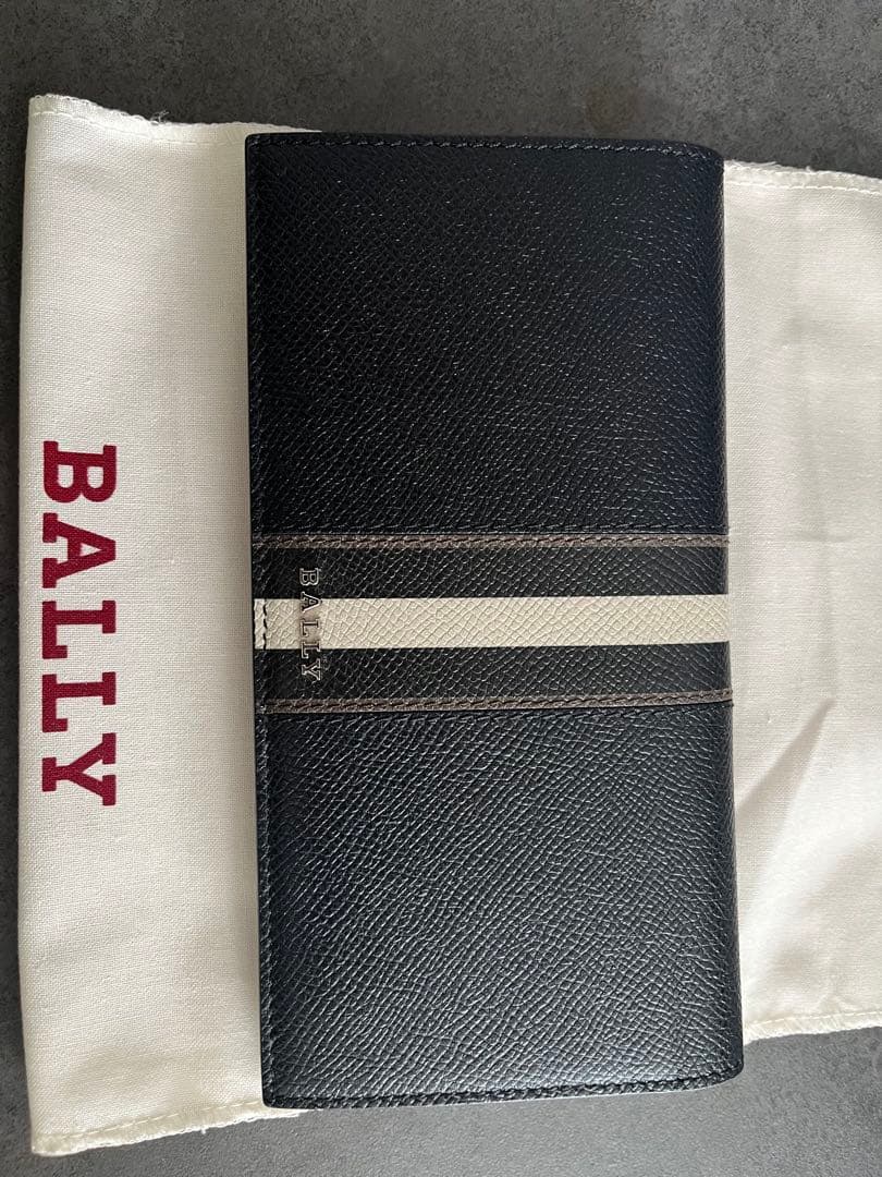 BALLY 黒 レザー 長財布 ストライプ　新品未使用　52%オフ