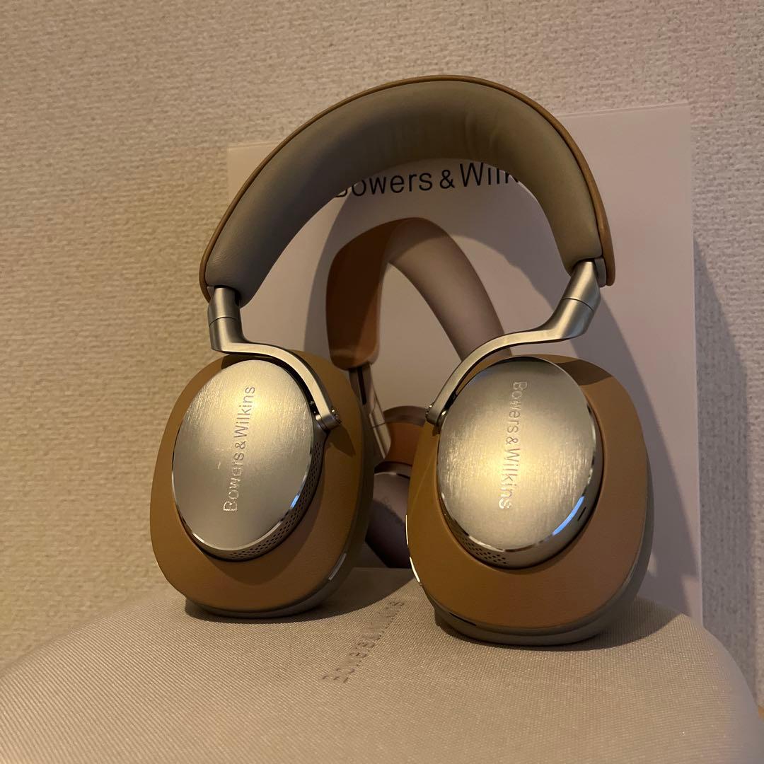 Bowers&Wilkins Px8 タン