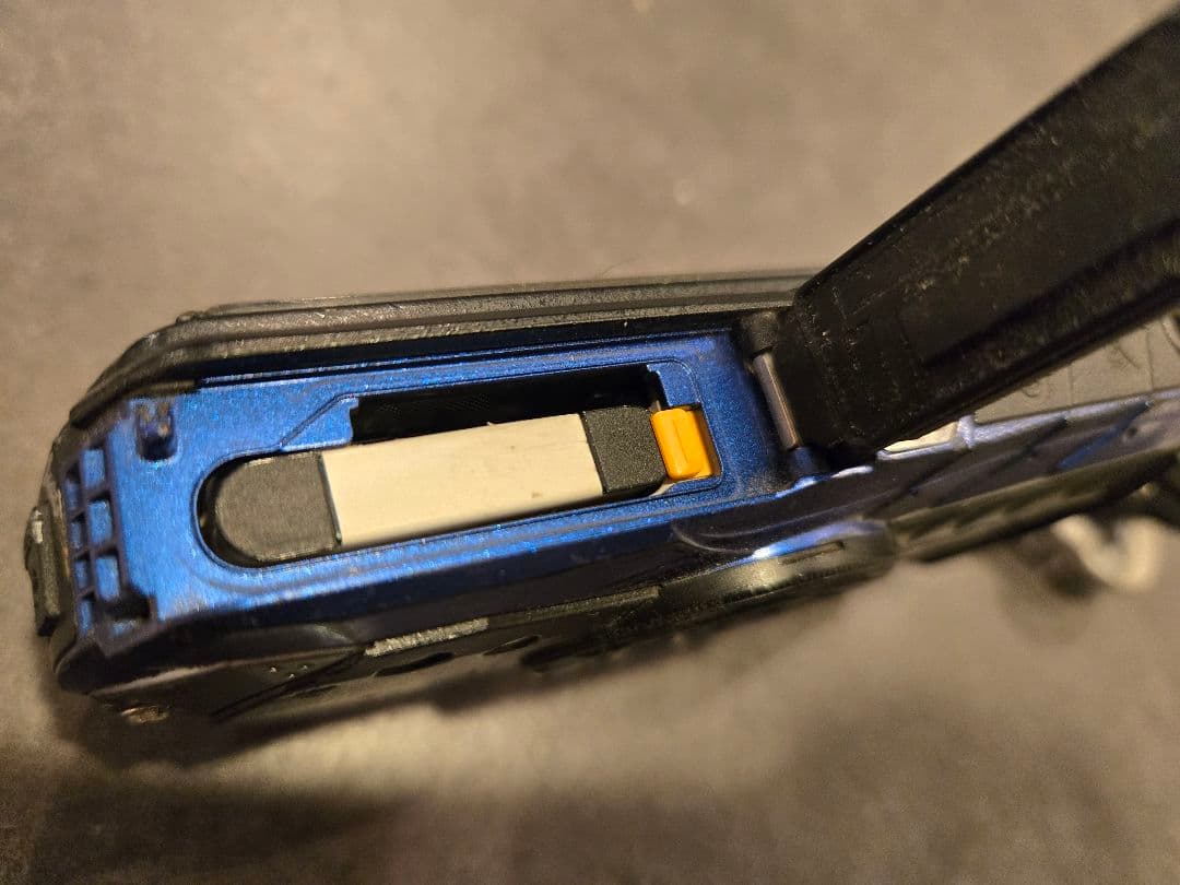 RICOH防水コンパクトデジタルカメラWG-40W16GB付き