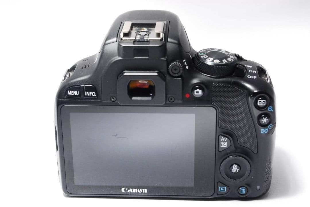 ♥超軽量・簡単操作♥キャノン Kiss X7一眼レフカメラ☆バッグ付き！