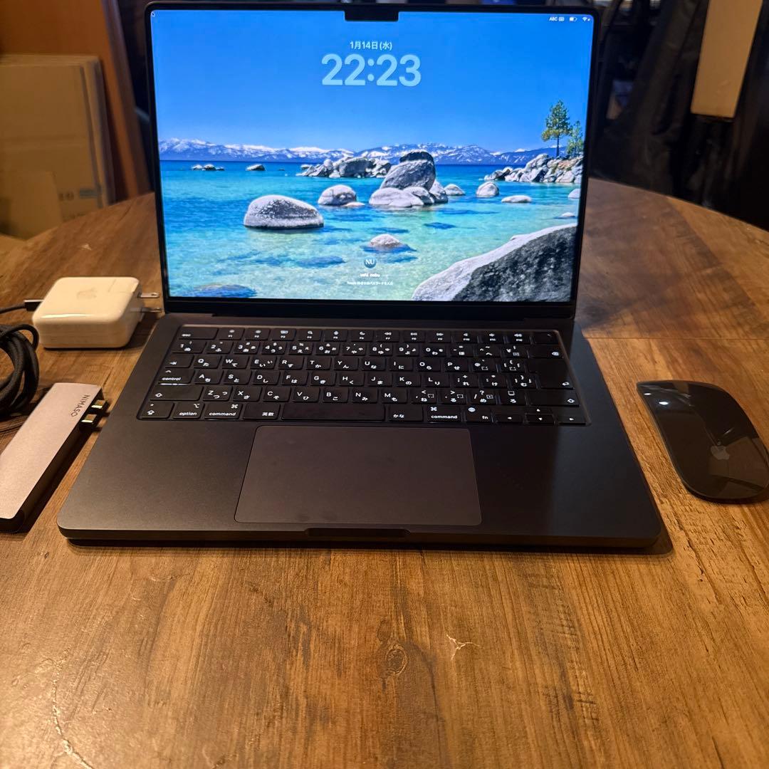 apple2024 MacBook 10コアM4