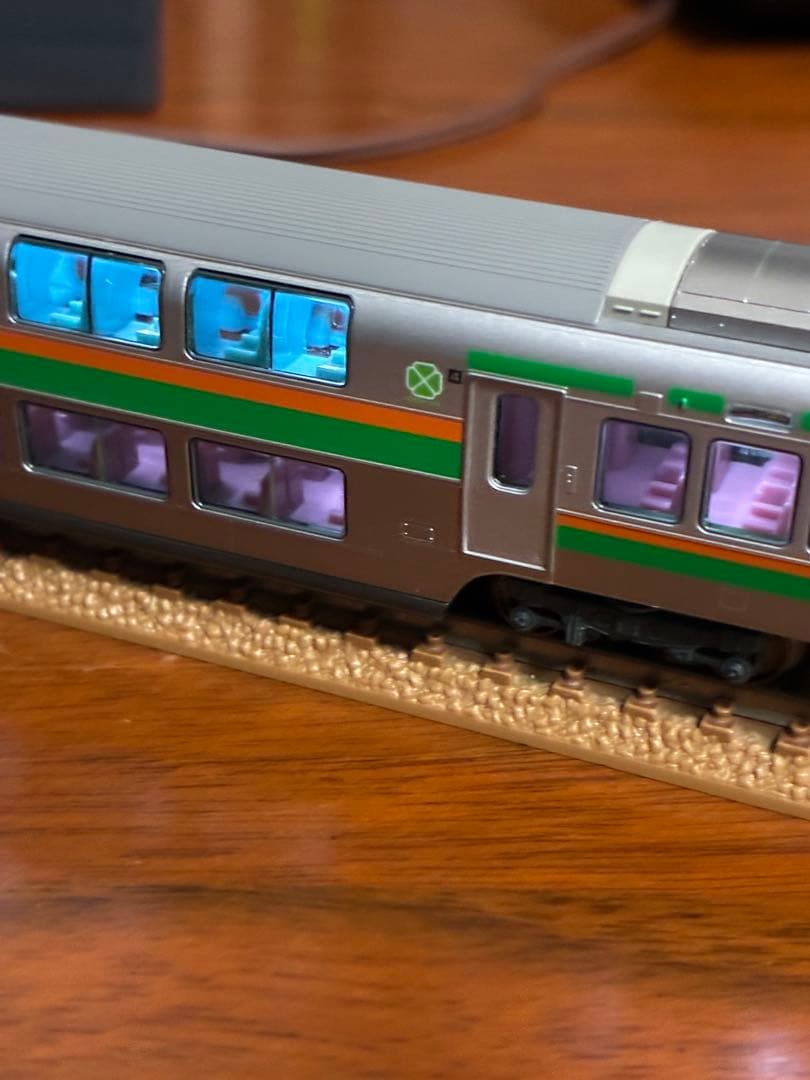JR E231系8両 kato ライト室内灯点灯確認済