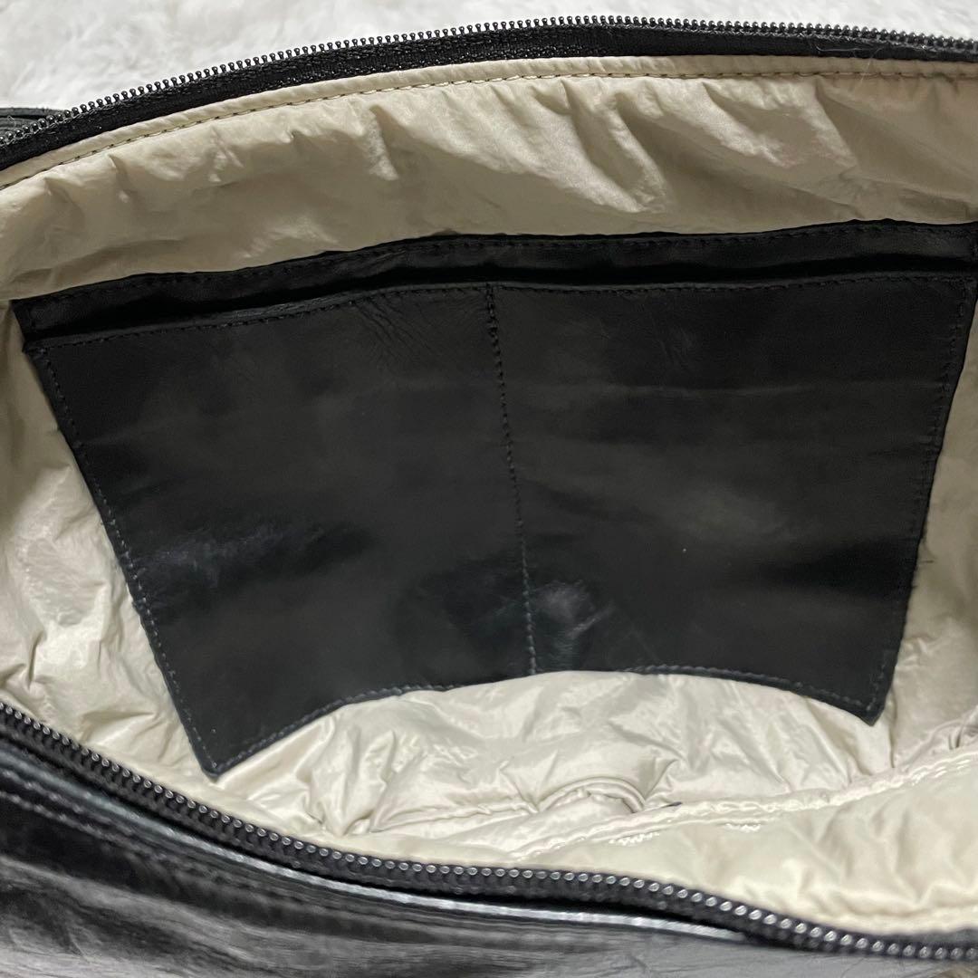 m0851 ショルダーバッグ　オールレザー　アニリンレザー　光沢　ブラック