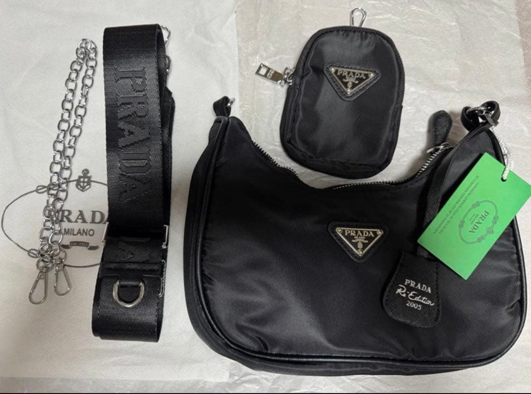 プラダ　ノベルティ　ショルダーバッグ