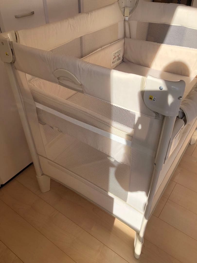 アプリカ　ココネルエアー　ベビーベッド