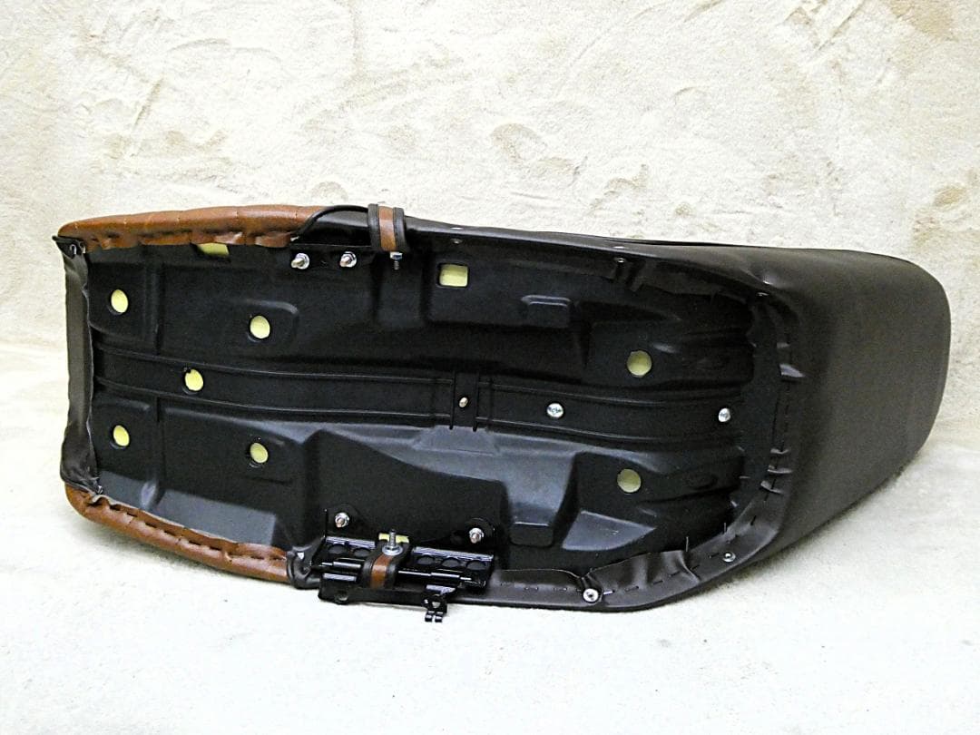 CBX400F 茶皮ボタン40cm 三段シート/補強入り ブラウンCBX550F