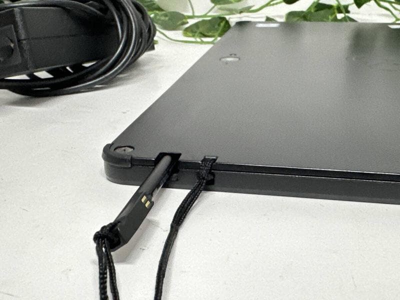 タブレットPC‘富士通 ARROWS Tab Q738-i5-8世代