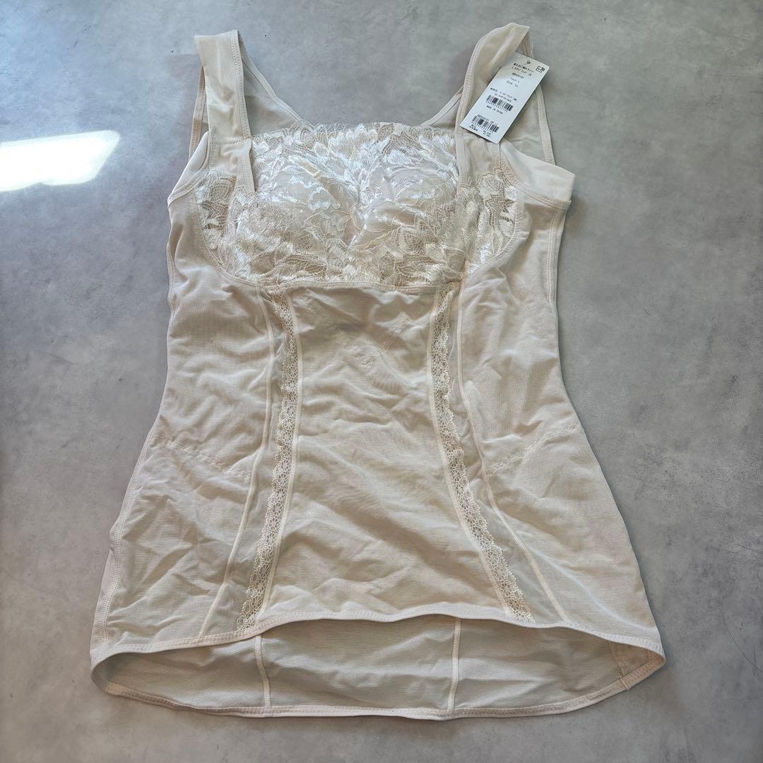 ブラデリスニューヨーク　シャンパン、ブラック2点