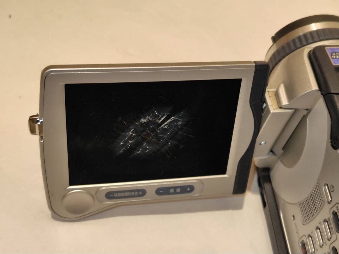 ビデオカメラ SONY DCR-TRV30