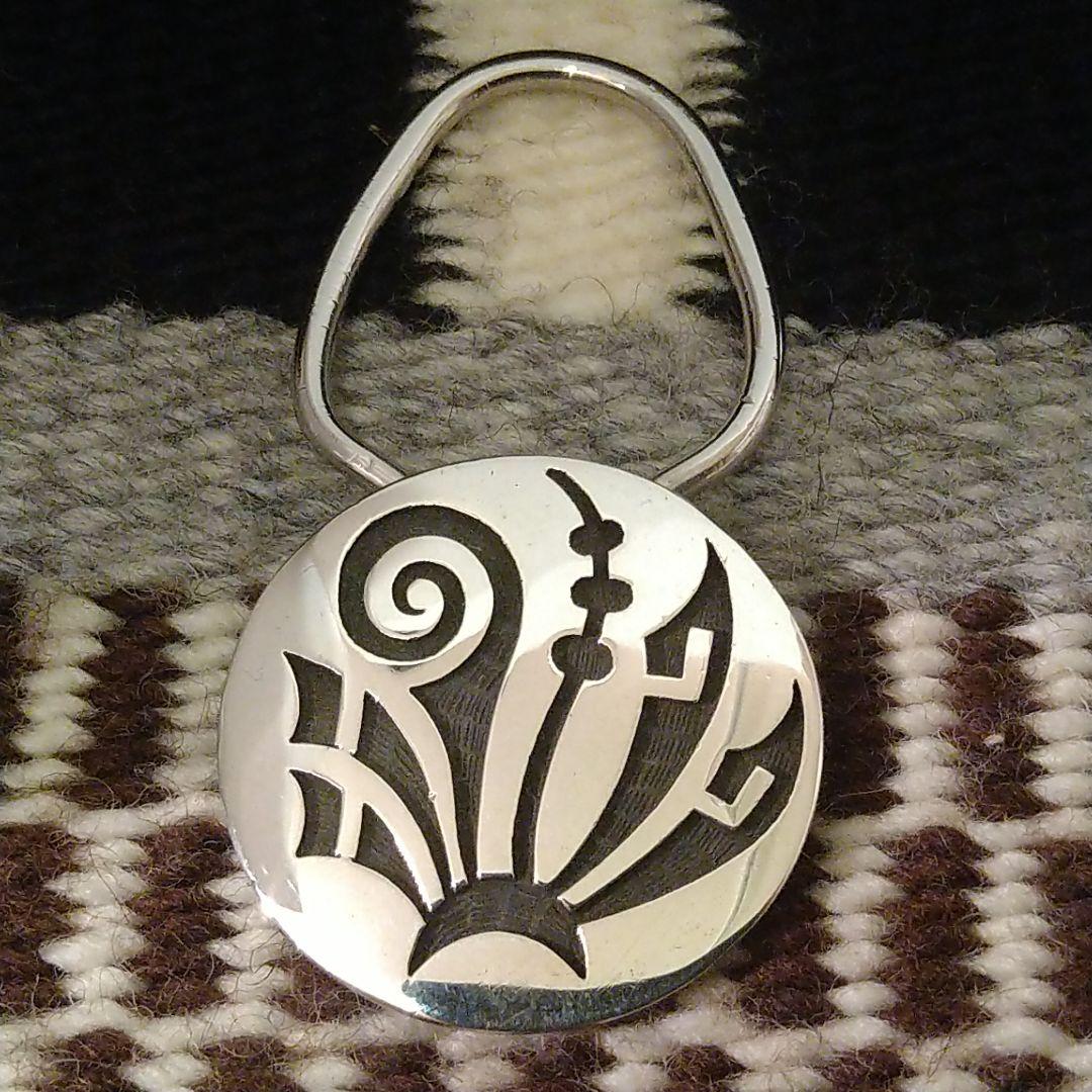 わんです。Hopi Vintage Lawrence Saufkie