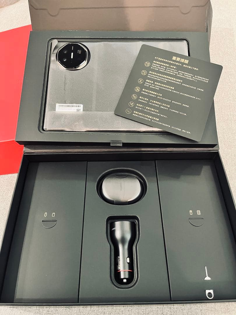 HUAWEI Mate XT ULTIMATE DESIGN 16GB＋1TG