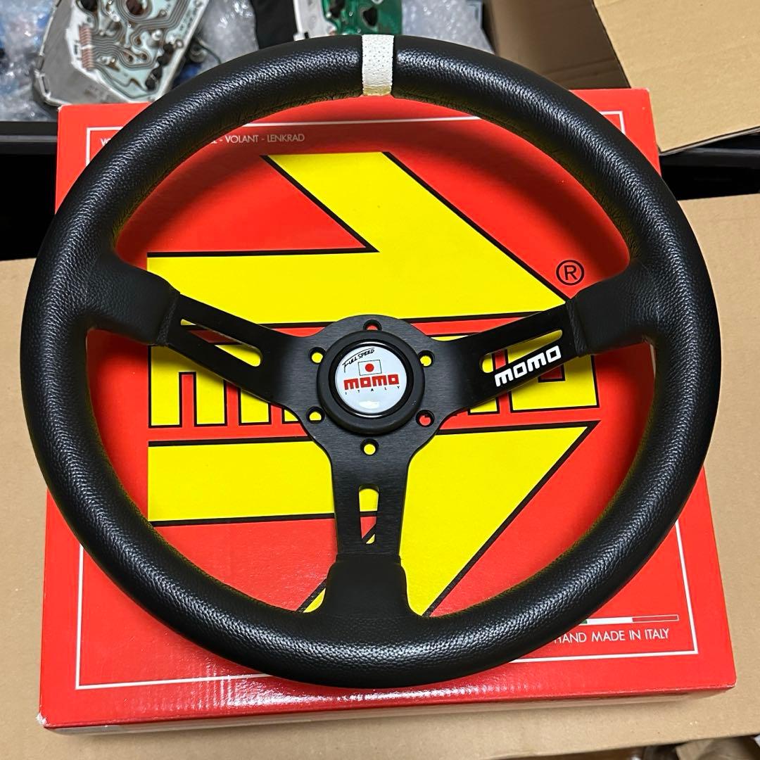 momo スポーツステアリング フルスピード