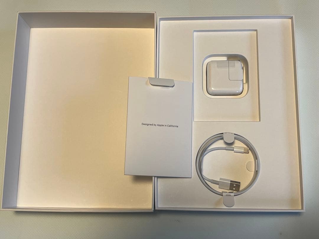 マ*ー様 Apple iPad 6世代　32GB セルラーモデル　ペンシル付き