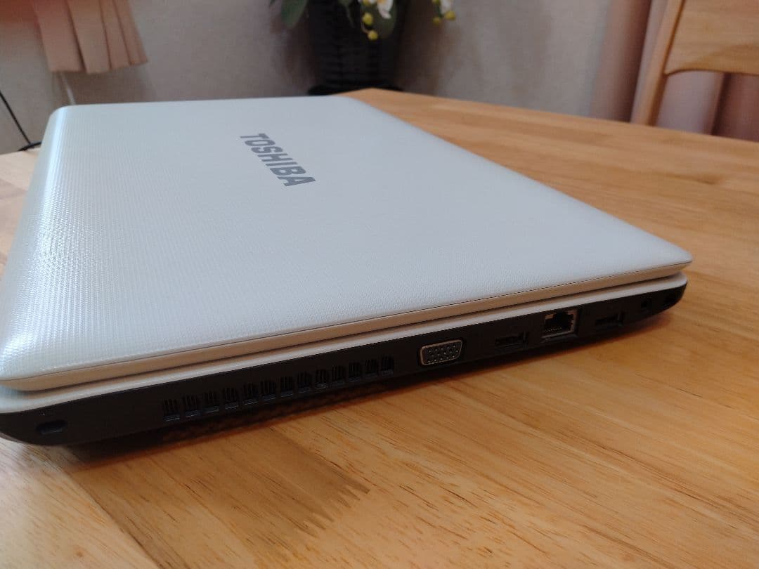 東芝 dynabook B351/23D SSD250　Core i3