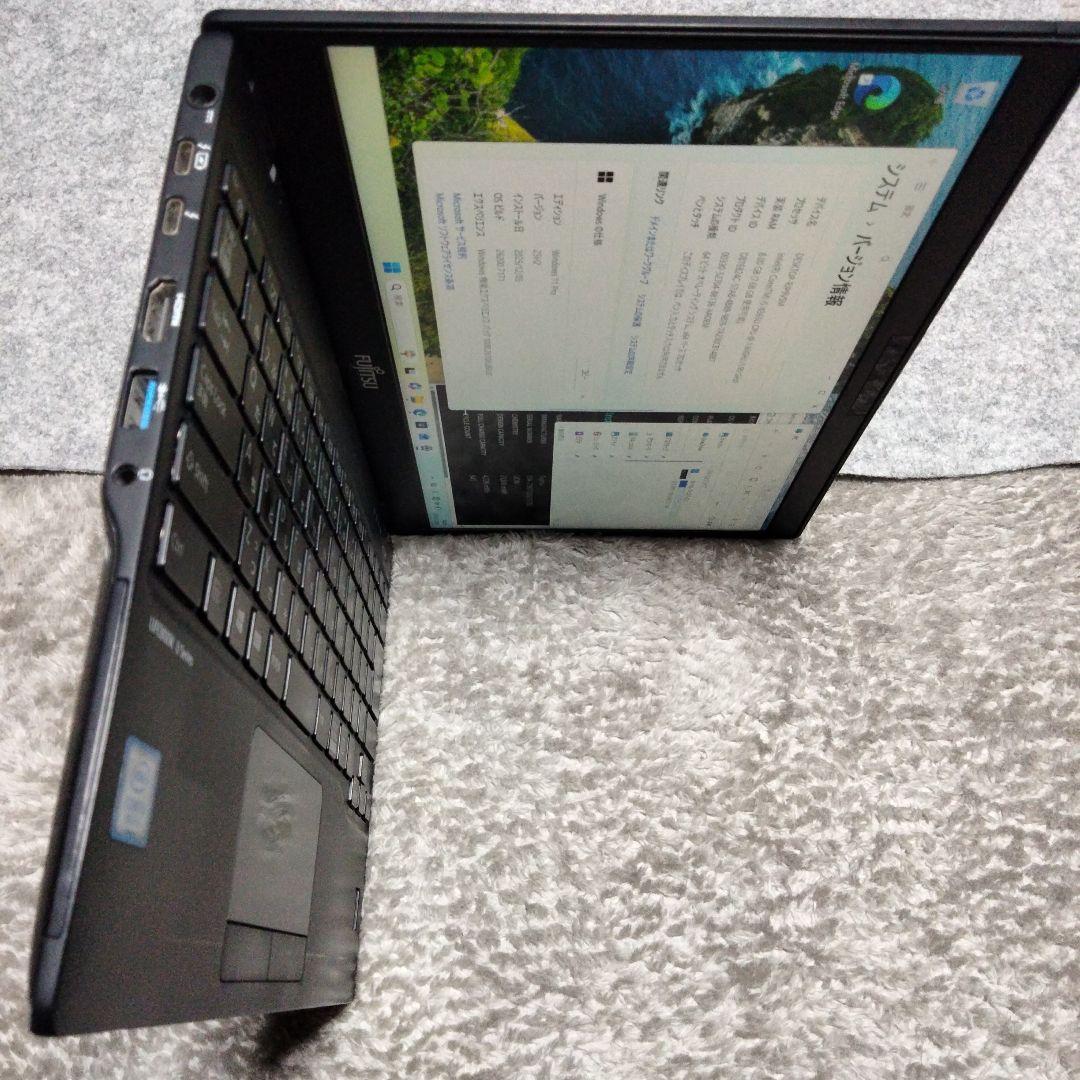 富士通U939/B (8世代i5/8GB/256GB カメラ・マイク非搭載)