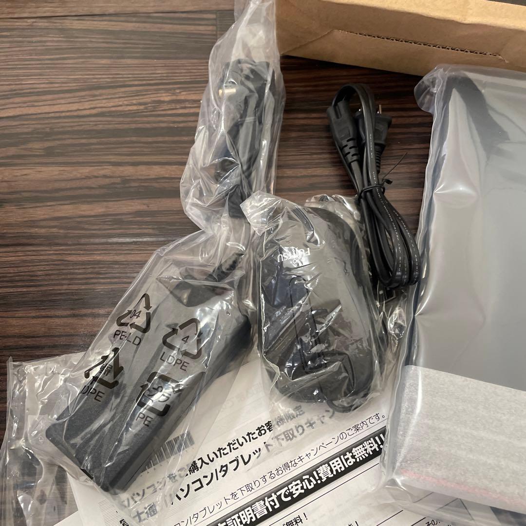 ★未使用【商品説明必読】FUJITSU ノートパソコン★