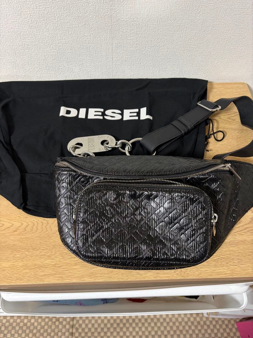 DIESEL ブラック ボディバッグ ショルダーバッグ