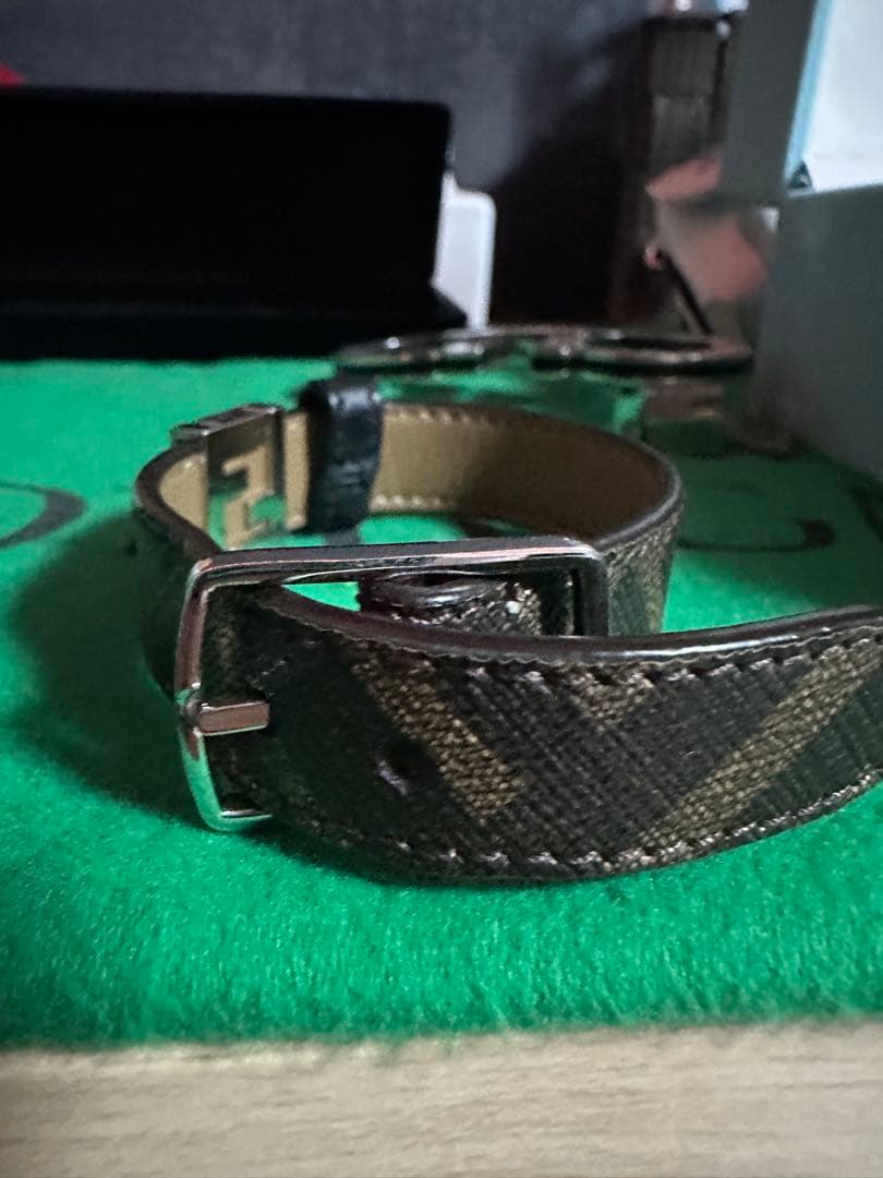 Fendi モノグラムレザーブレスレット