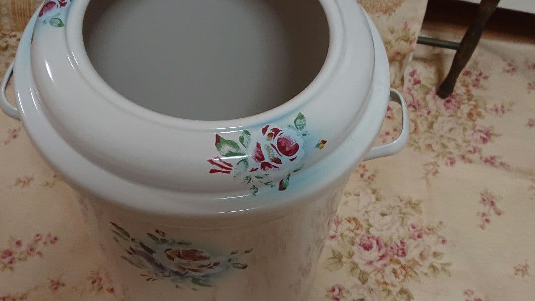 イマン　プリンセスローズブルー　トラッシュ缶　ストッカー　薔薇　ローズ　花柄