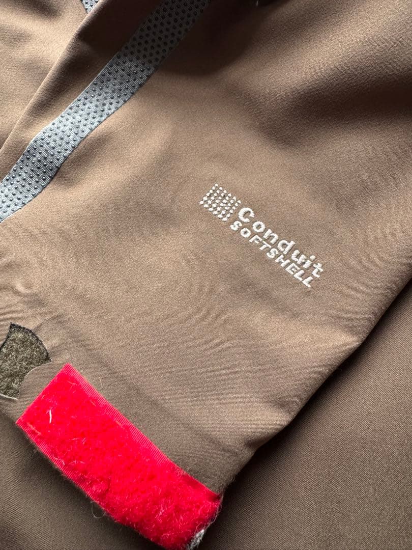 マウンテンハードウェア CONDUIT JACKET ソフトシェル ブラウン