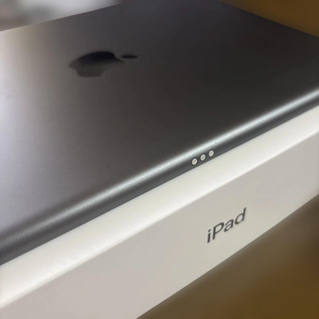 iPad (第9世代) スペースグレー 64GB 本体