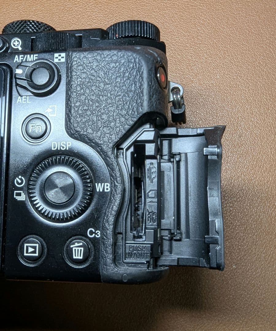 SONY α7S ILCE-7Sミラーレス一眼カメラ 本体と付属品