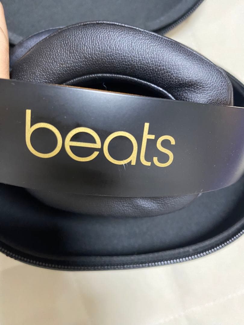 beats ワイヤレスヘッドホン ブラック/ブラウン