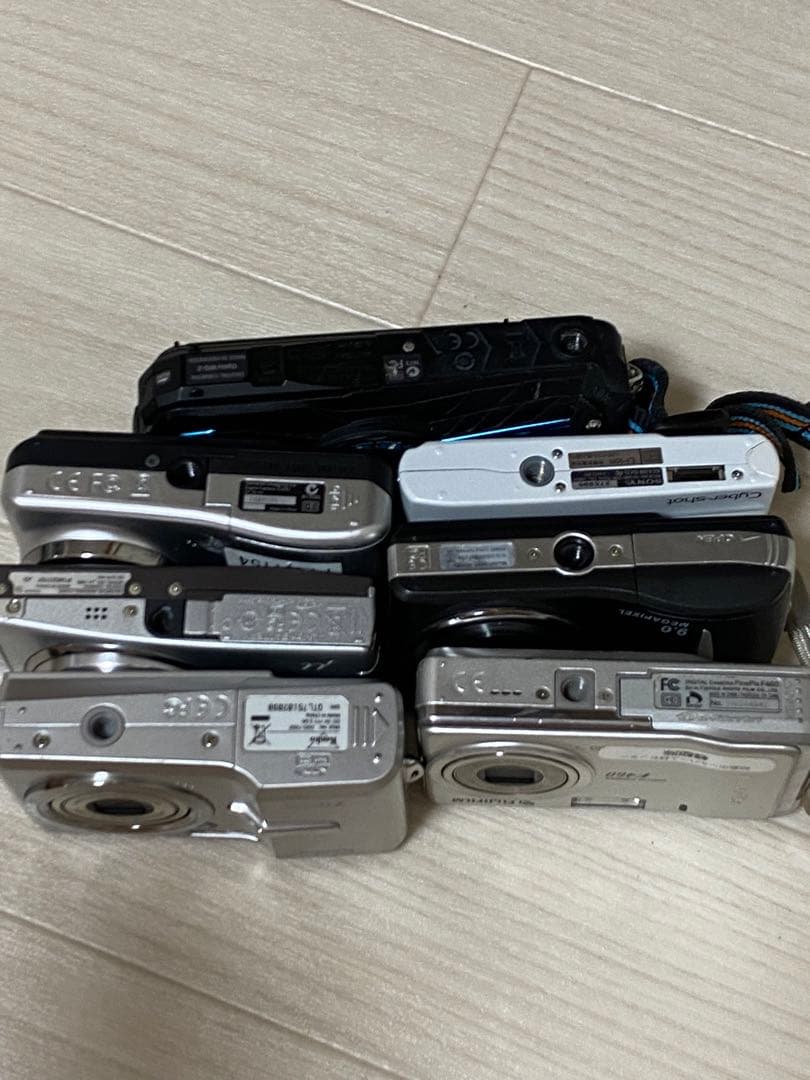 デジタルカメラ 7個