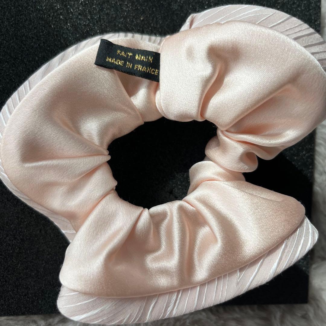 【未使用】アレクサンドルドゥパリ サテン ピンク シュシュ