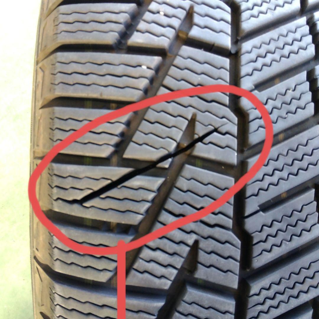 キャデラック　XT4 スタッドレスタイヤ・ホイールセット 235/55R18