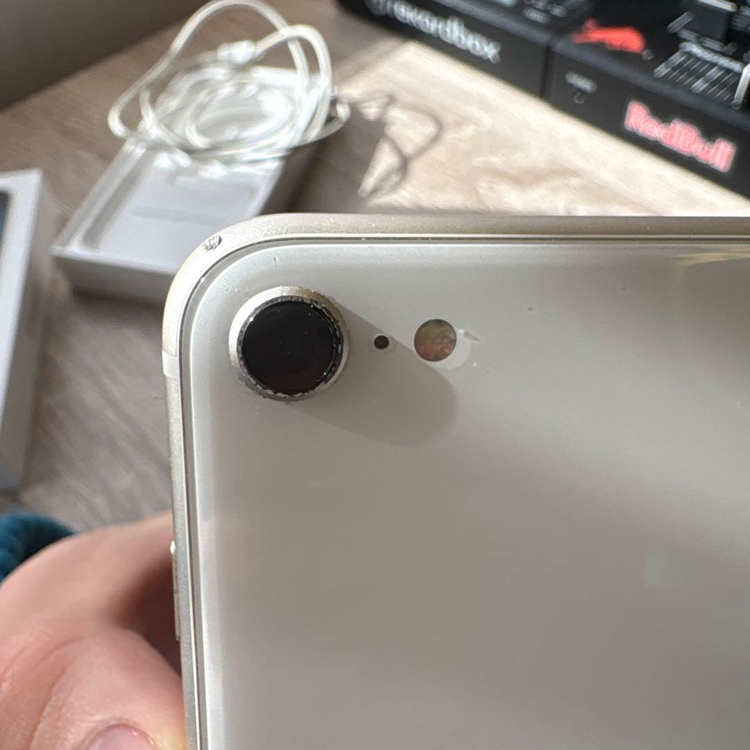 iPhone SE 第3世代 SIMフリー スターライト