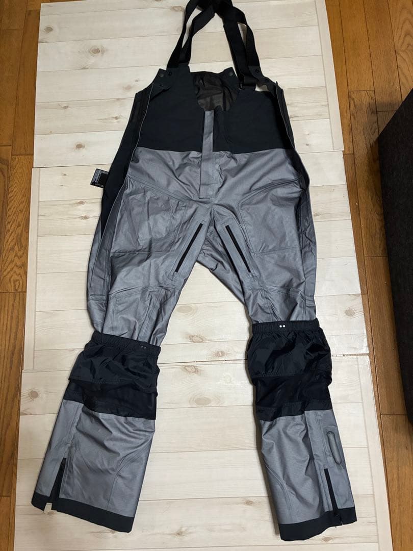 美品バートンAK457 GORE-TEX PRO ビブパンツ　Sサイズ