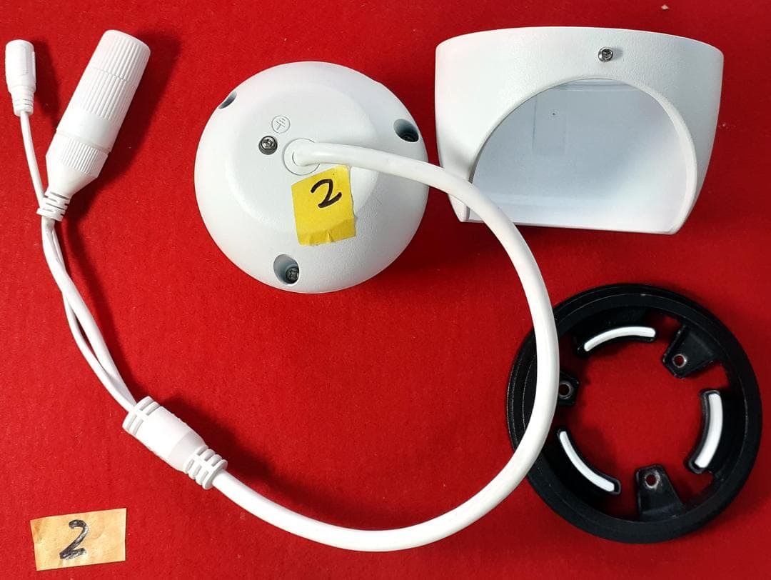 【良品】防犯IPカメラ②　HS-D071TQ-D　ホワイト 取付ブラケット付