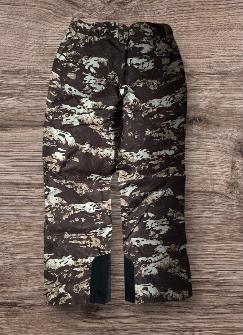 新品 Oakley カモフラ スノーボードウェア L