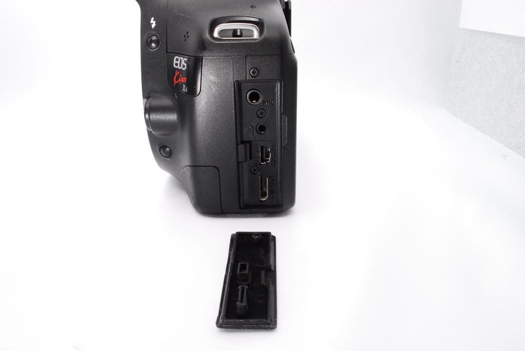 Canon Kiss X4 一眼レフ⭐️美品⭐️手ぶれ補正あり❗️付属品付きすぐ使える