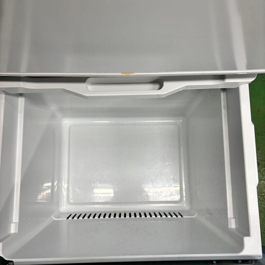 520 ハイセンス　大型冷蔵庫　200L強　小型　1〜4人暮らし用　右開き