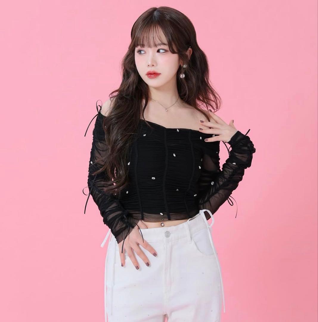 mmeeme エムミーエメ サイドリボンビジューオフショルダーシアートップス