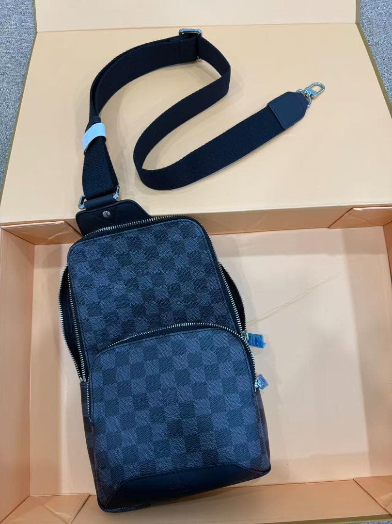 メンズショルダーバッグ、ブラック（黒色）