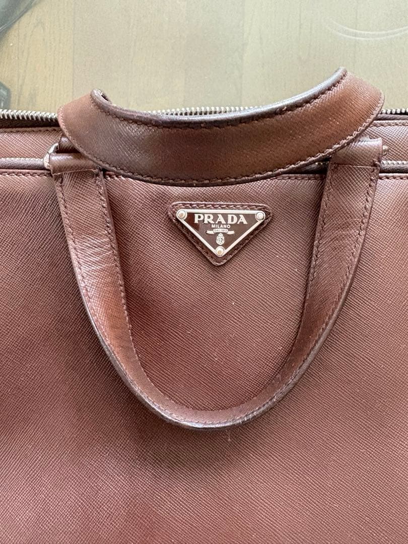 本日限定価格！美品！PRADA ブラウン レザービジネスバッグ！