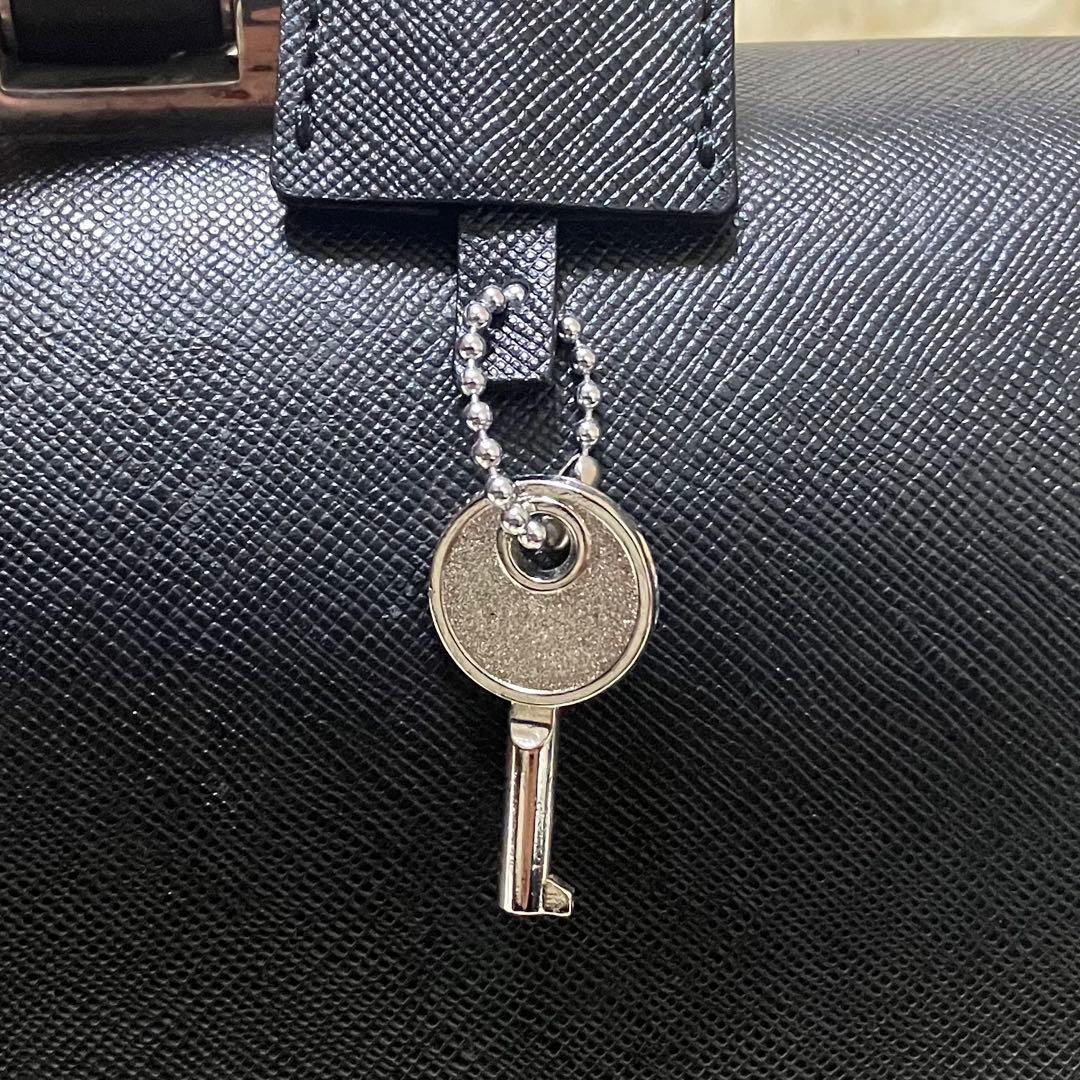 バーバリー ビジネスバッグ ブリーフケース サフィアーノレザー 鍵付き A4 黒