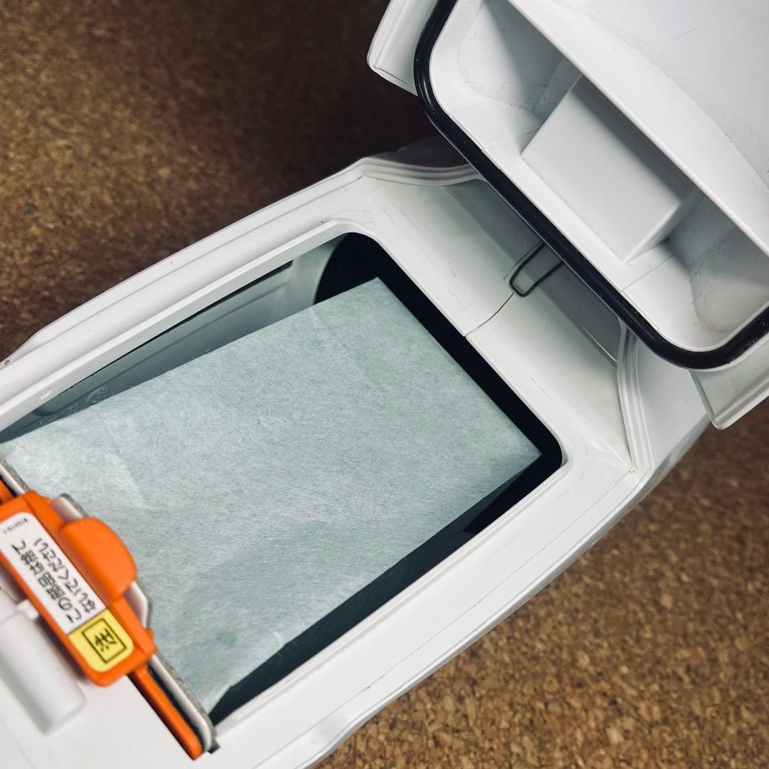 Makita充電式クリーナーCL107FDSHW充電器.バッテリー付属紙パック式