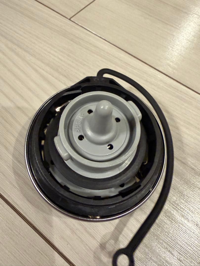 美品　純正Porsche ポルシェ フューエルキャップアルミルック 燃料キャップ