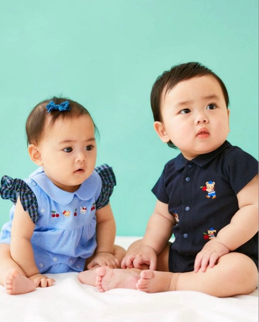 ファミリア　美品　ロンパース　袖付ロンパス　フリル袖　うさぎクマ　ブルー